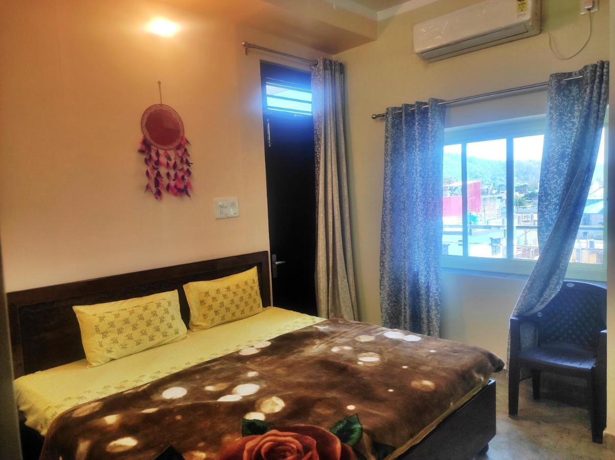 Anandam Home Stay Rishīkesh Exteriör bild